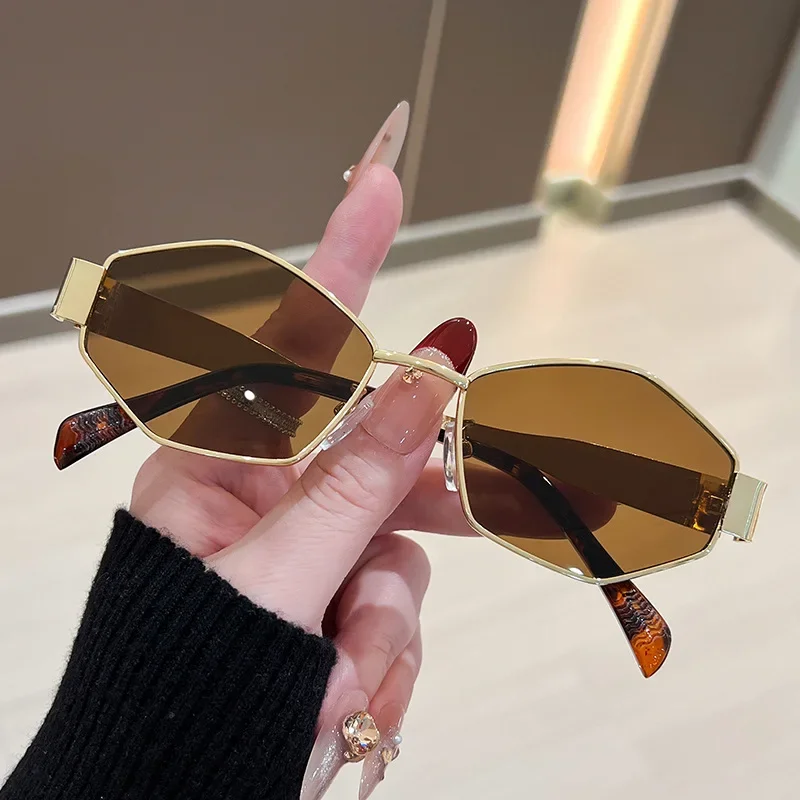Lunettes de soleil polygonales - Vintage Fashion Enthusiasts avis et prix